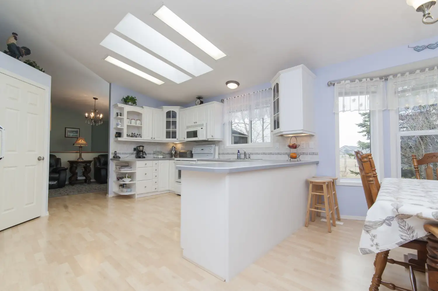 Complete kitchen remodeling services in South Riding VA with open layouts and smart storage