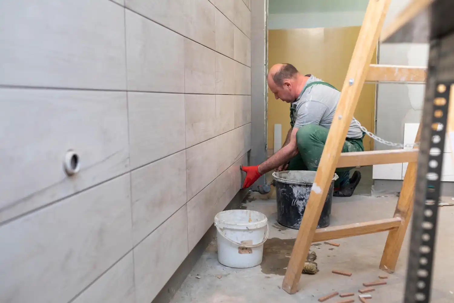 Professional bathroom remodeling consultation with homeowners in Chantilly VA